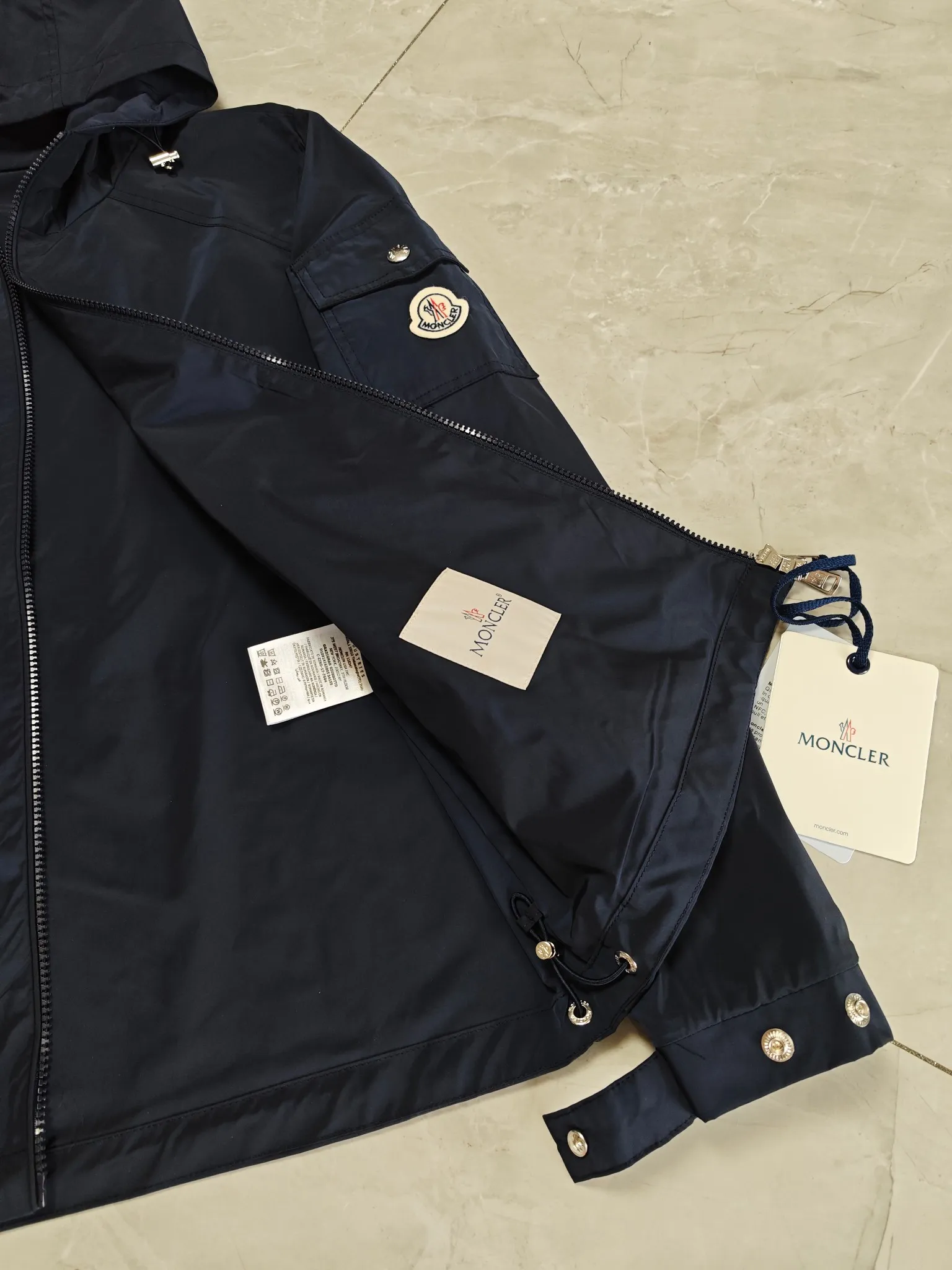 Moncler Classic ； ， ， ：Black，White， Navy Blue Sizes：1．2．3．4．5，〈M 3XL 👉